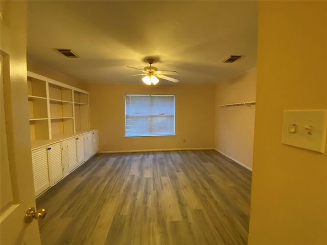 215 W New Meadows Drive, Sugar Land, TX 77479