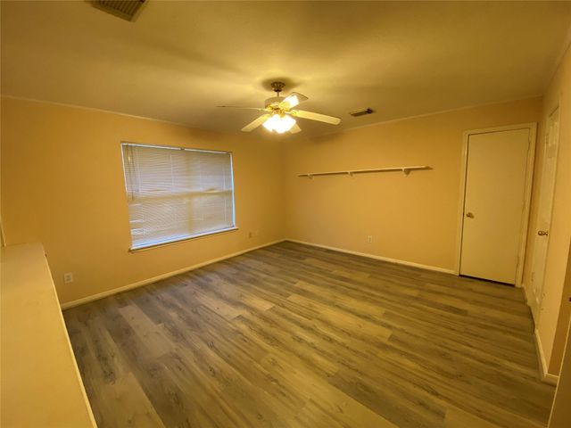 215 W New Meadows Drive, Sugar Land, TX 77479