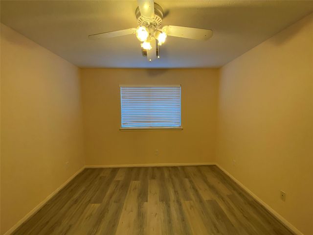 215 W New Meadows Drive, Sugar Land, TX 77479