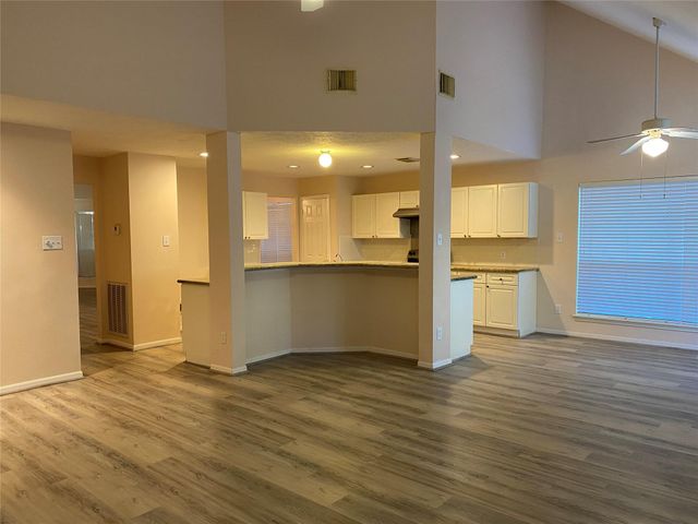 215 W New Meadows Drive, Sugar Land, TX 77479