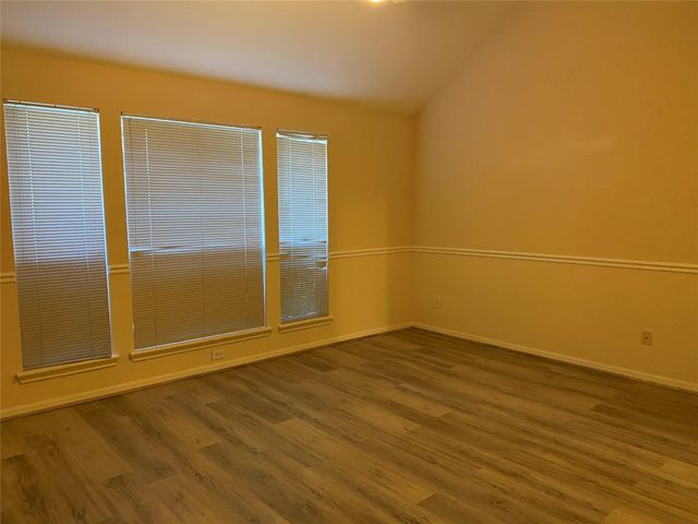 215 W New Meadows Drive, Sugar Land, TX 77479