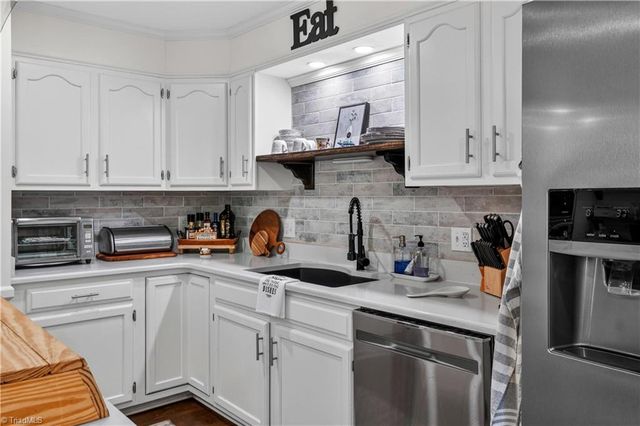 500 Knob View Drive, Winston-salem, NC 27104