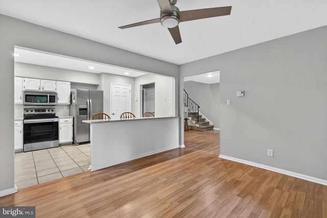 1189 BLUESTONE DR, Bethlehem, PA 18017