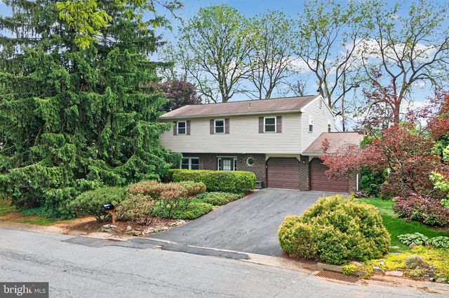 1189 BLUESTONE DR, Bethlehem, PA 18017