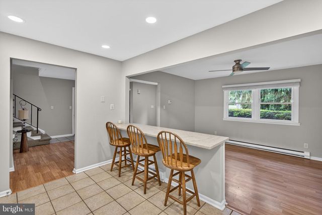 1189 BLUESTONE DR, Bethlehem, PA 18017