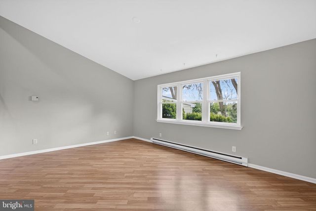 1189 BLUESTONE DR, Bethlehem, PA 18017