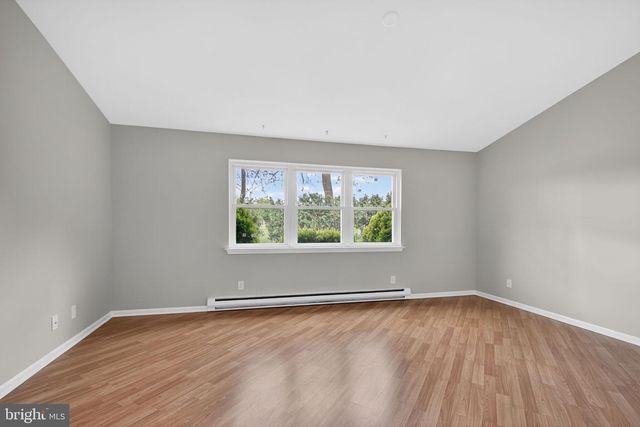 1189 BLUESTONE DR, Bethlehem, PA 18017