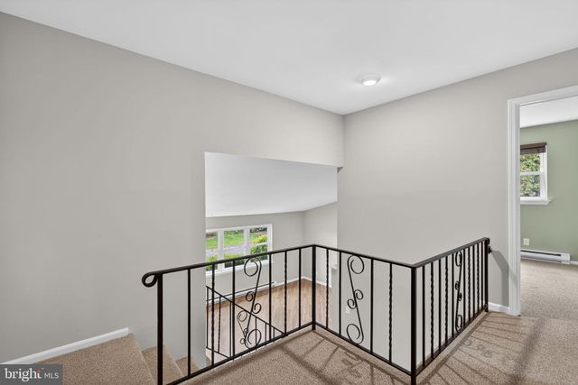 1189 BLUESTONE DR, Bethlehem, PA 18017