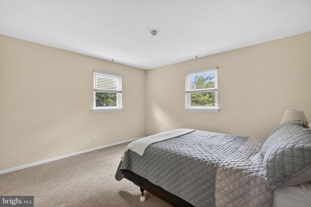 1189 BLUESTONE DR, Bethlehem, PA 18017