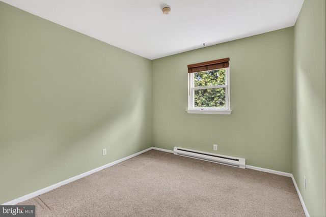 1189 BLUESTONE DR, Bethlehem, PA 18017