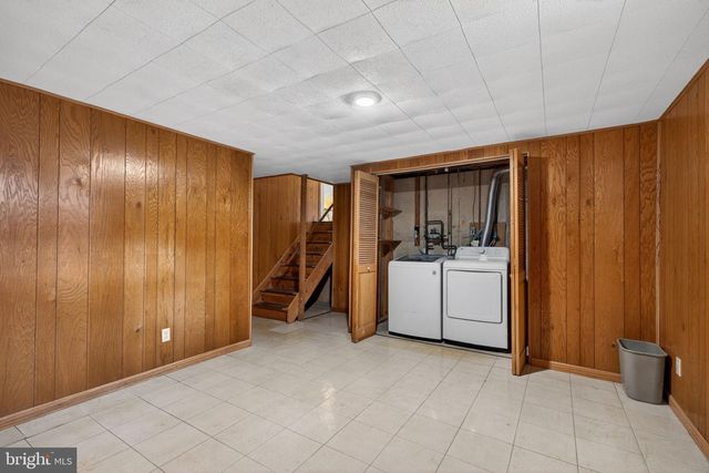 1189 BLUESTONE DR, Bethlehem, PA 18017