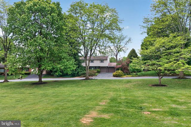 1189 BLUESTONE DR, Bethlehem, PA 18017