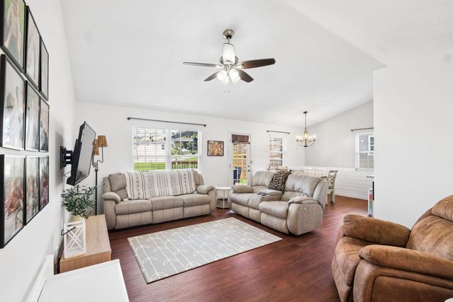 572 Wildflower Drive, Newark, OH 43055