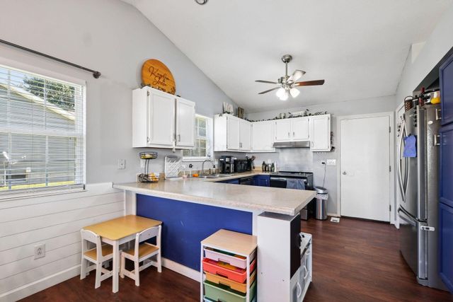 572 Wildflower Drive, Newark, OH 43055