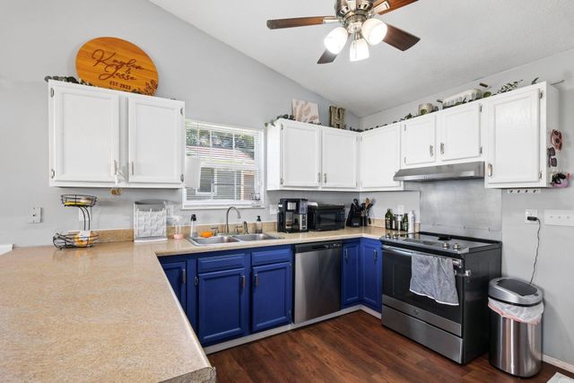 572 Wildflower Drive, Newark, OH 43055
