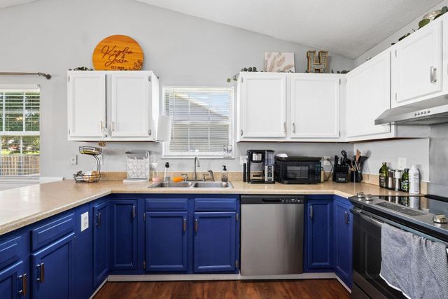 572 Wildflower Drive, Newark, OH 43055