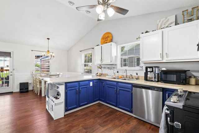 572 Wildflower Drive, Newark, OH 43055