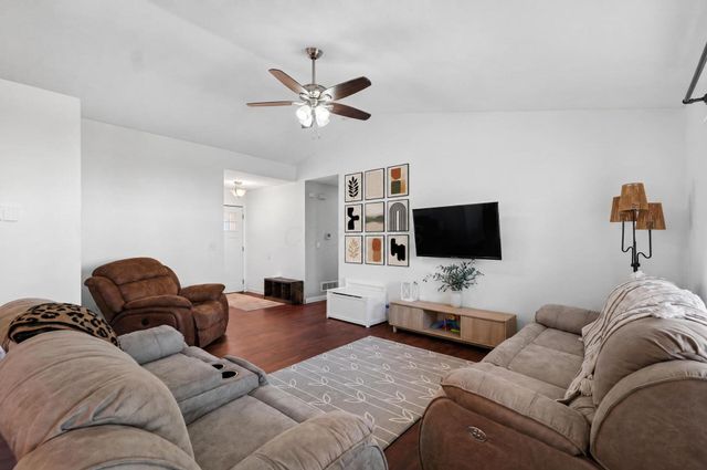 572 Wildflower Drive, Newark, OH 43055