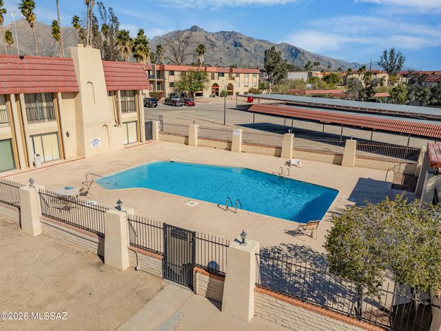 6332 N Barcelona Ln Unit 512, Tucson, AZ 85704