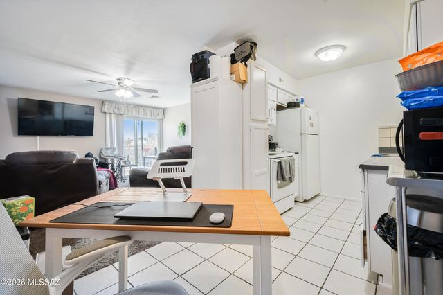 6332 N Barcelona Ln Unit 512, Tucson, AZ 85704