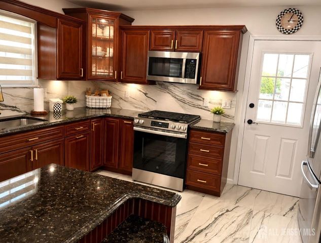 6 Thrush Court, Old Bridge, NJ 08857