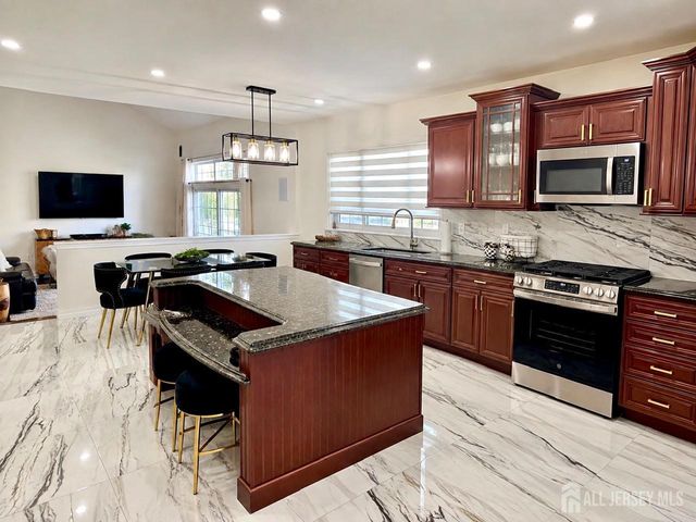 6 Thrush Court, Old Bridge, NJ 08857