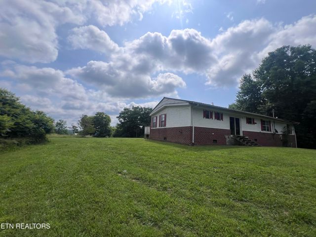 1311 Old Union Rd, Hilham, TN 38568
