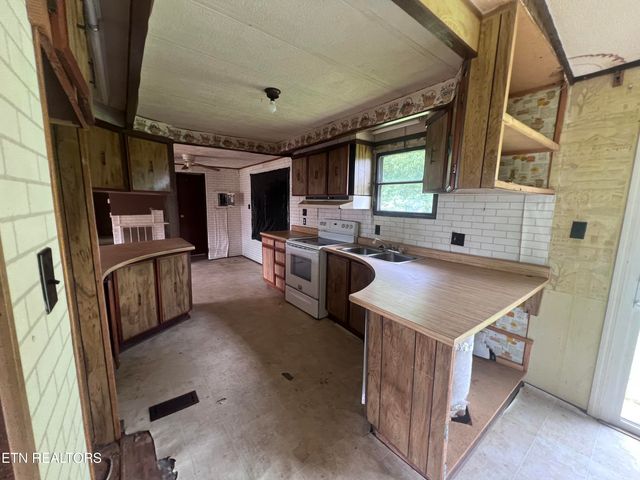 1311 Old Union Rd, Hilham, TN 38568