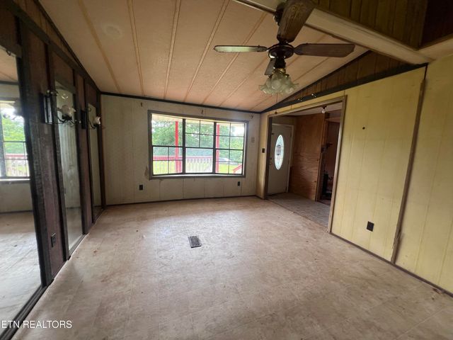 1311 Old Union Rd, Hilham, TN 38568