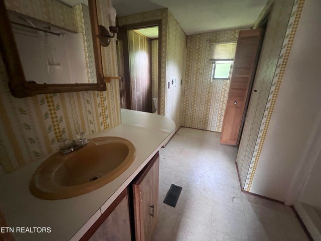 1311 Old Union Rd, Hilham, TN 38568