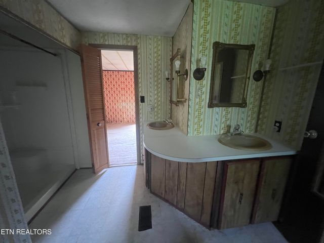 1311 Old Union Rd, Hilham, TN 38568