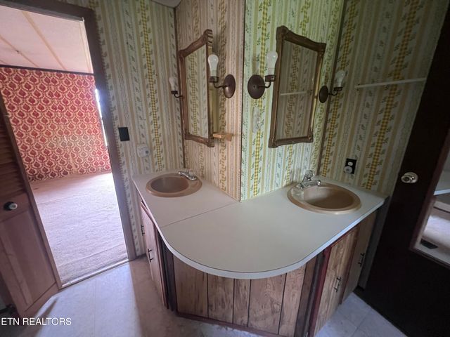 1311 Old Union Rd, Hilham, TN 38568