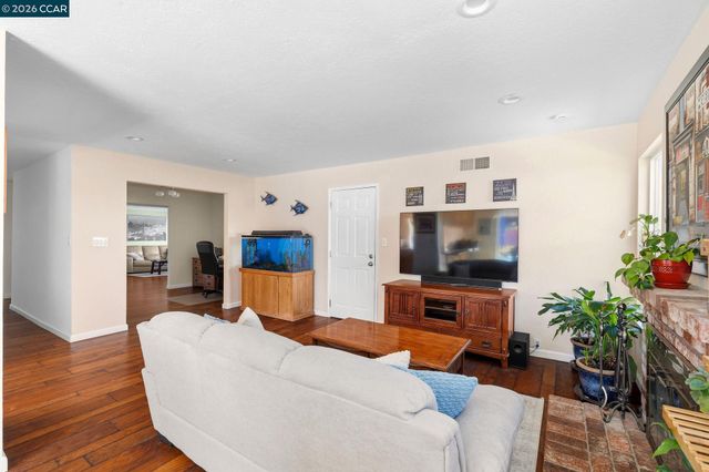 3636 Shenandoah Ct, Pleasanton, CA 94588