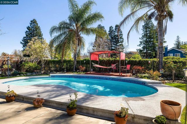 3636 Shenandoah Ct, Pleasanton, CA 94588