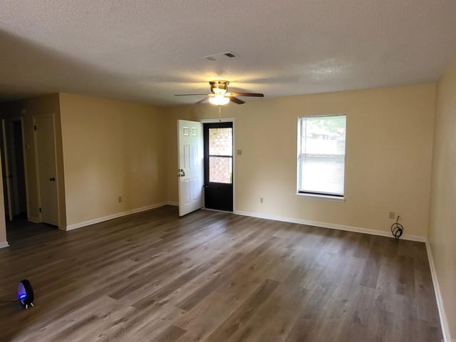 28 John Hancock Drive, Jacksonville, AR 72076