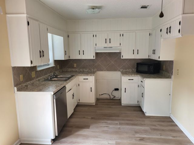 28 John Hancock Drive, Jacksonville, AR 72076