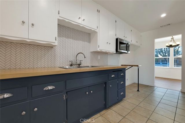 9943 Fullbright Avenue, Chatsworth, CA 91311