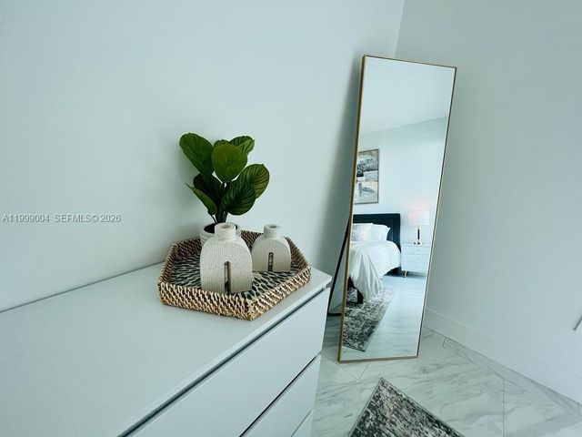 951 W Brickell Ave 607, Miami, FL 33131