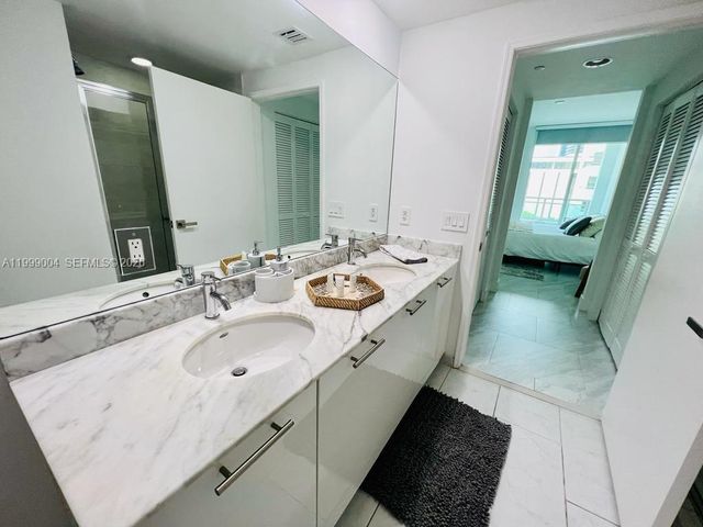 951 W Brickell Ave 607, Miami, FL 33131