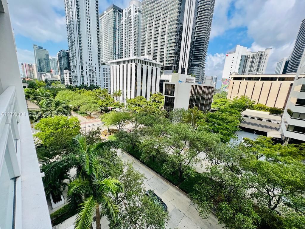 951 W Brickell Ave 607, Miami, FL 33131