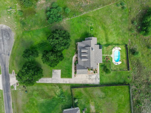 3145 Rolling Ridge Lane, Brenham, TX 77833