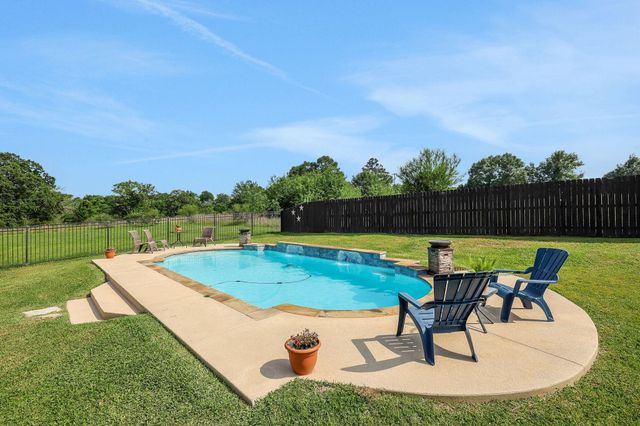 3145 Rolling Ridge Lane, Brenham, TX 77833