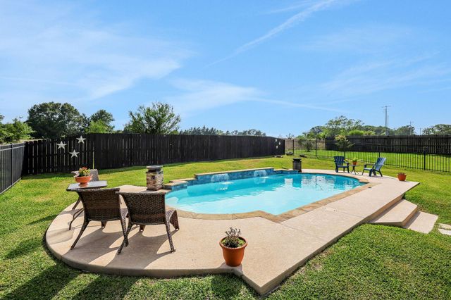 3145 Rolling Ridge Lane, Brenham, TX 77833