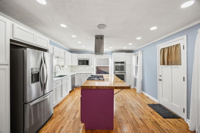 2115 Clays Mill Road, Lexington, KY 40503