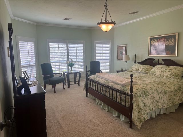 11824 Bellhurst Avenue, Oklahoma City, OK 73162