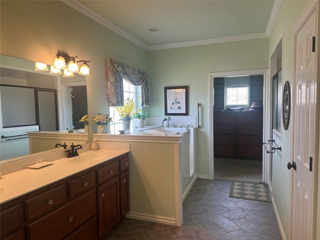 11824 Bellhurst Avenue, Oklahoma City, OK 73162