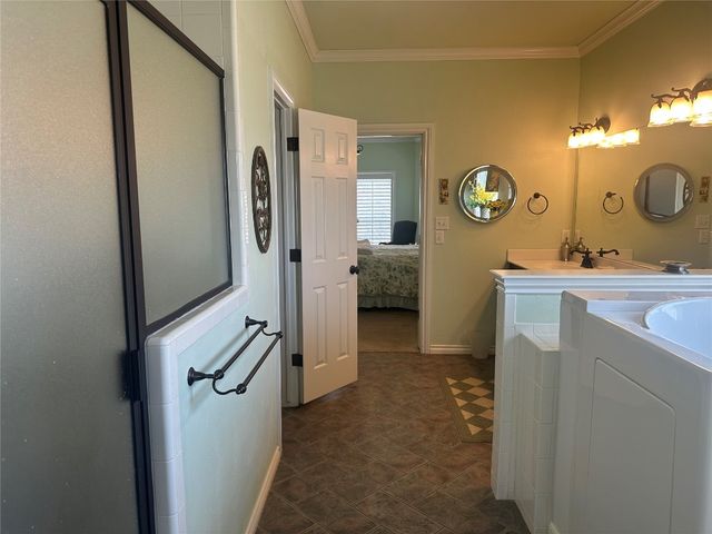 11824 Bellhurst Avenue, Oklahoma City, OK 73162