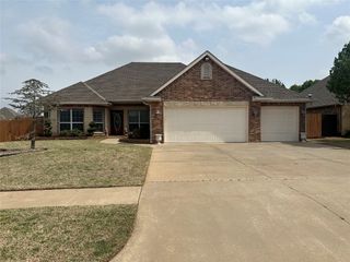 11824 Bellhurst Avenue, Oklahoma City, OK 73162