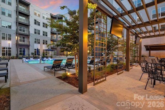 2020 W Morehead Street XM, Charlotte, NC 28208