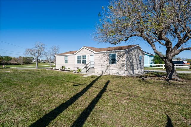 2222 Demory Lane, Aransas Pass, TX 78336